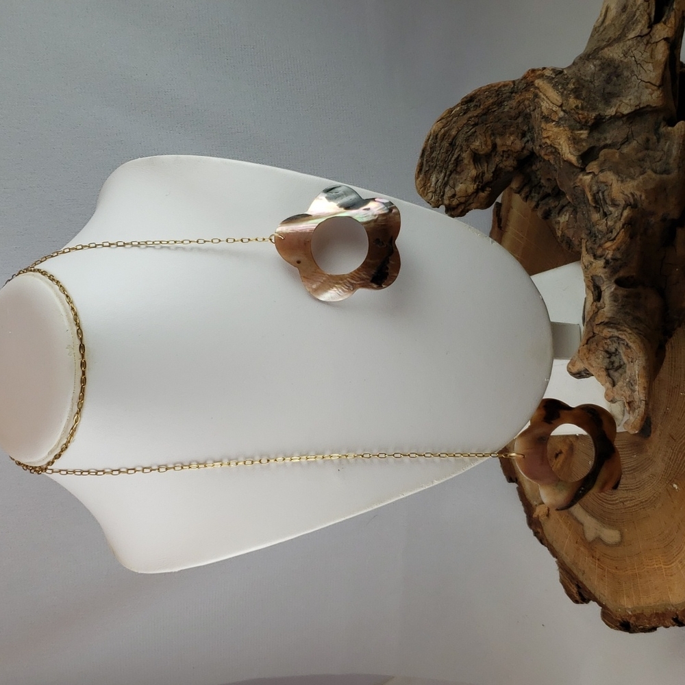 KGO 14kt GF & Flower Shell Tie Necklace